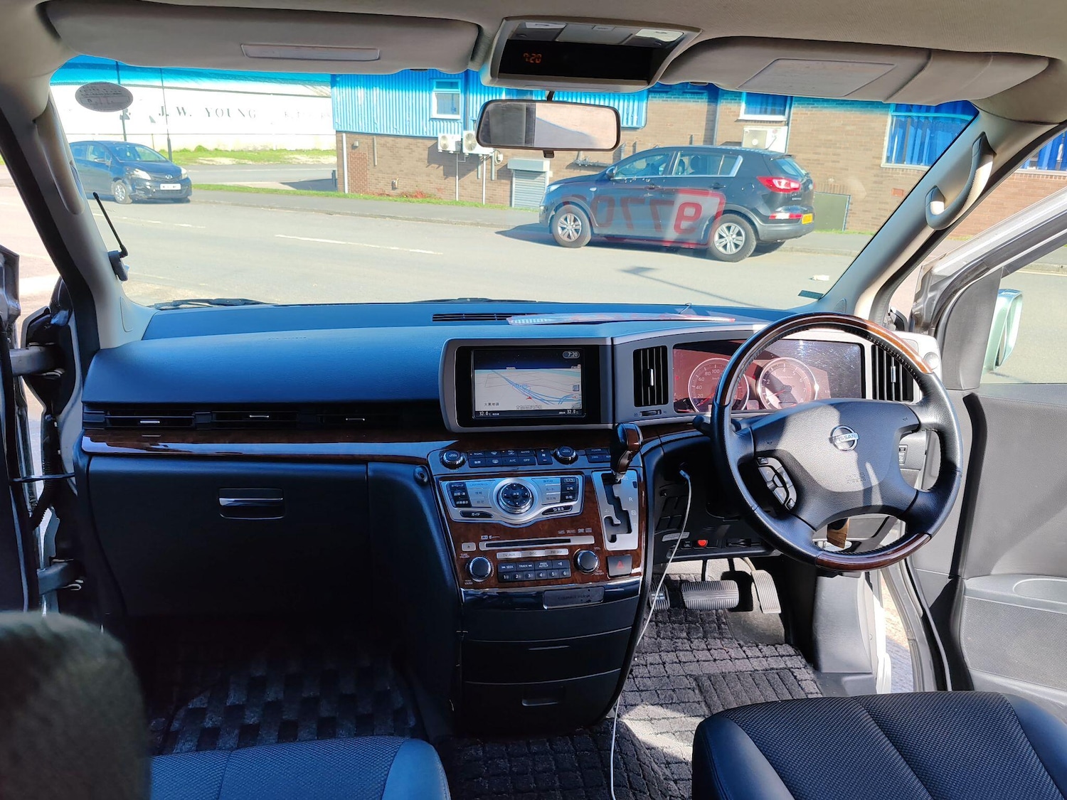 Used Nissan Elgrand 2025 for sale - 76660578: Photo 46