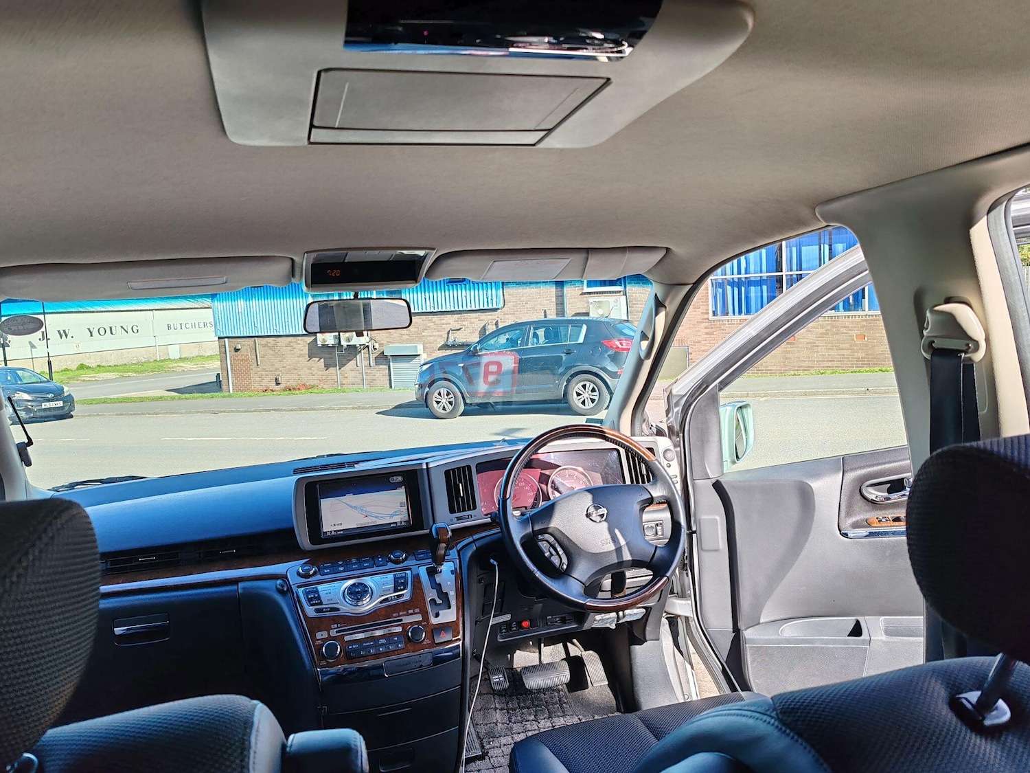 Used Nissan Elgrand 2025 for sale - 76660578: Photo 48