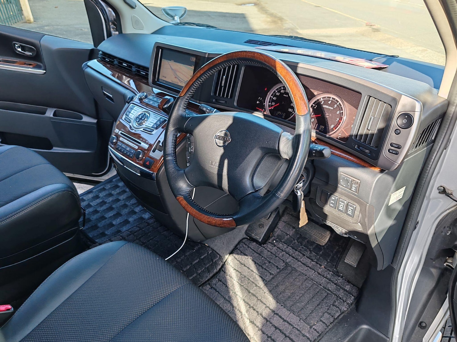 Used Nissan Elgrand 2025 for sale - 76660578: Photo 50