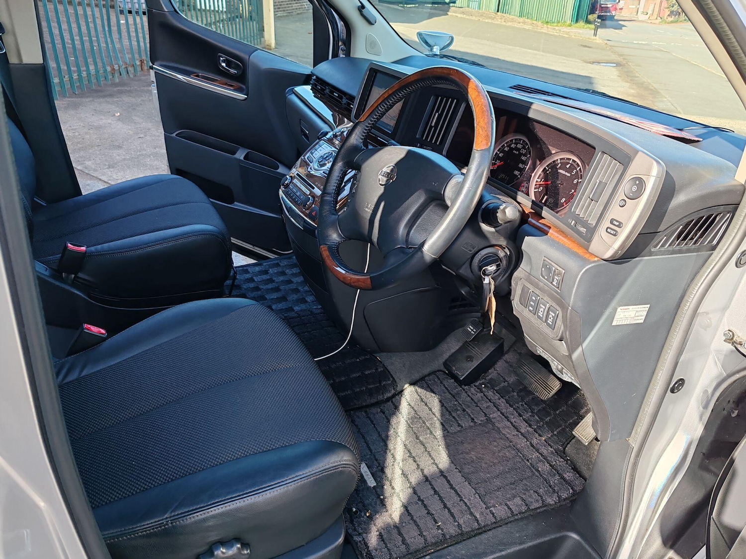 Used Nissan Elgrand 2025 for sale - 76660578: Photo 51