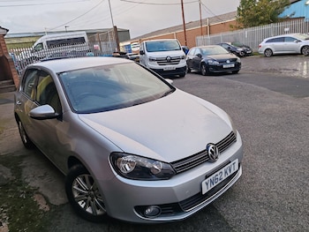 Volkswagen - Golf