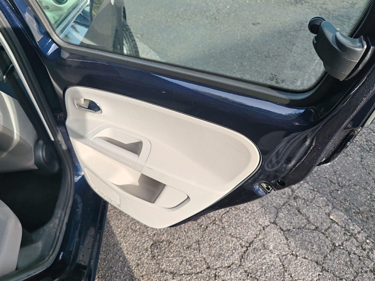 Used Volkswagen up! for sale - 76660587: Photo 24