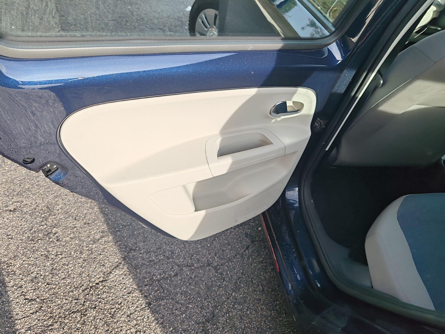 Used Volkswagen up! for sale - 76660587: Photo 28