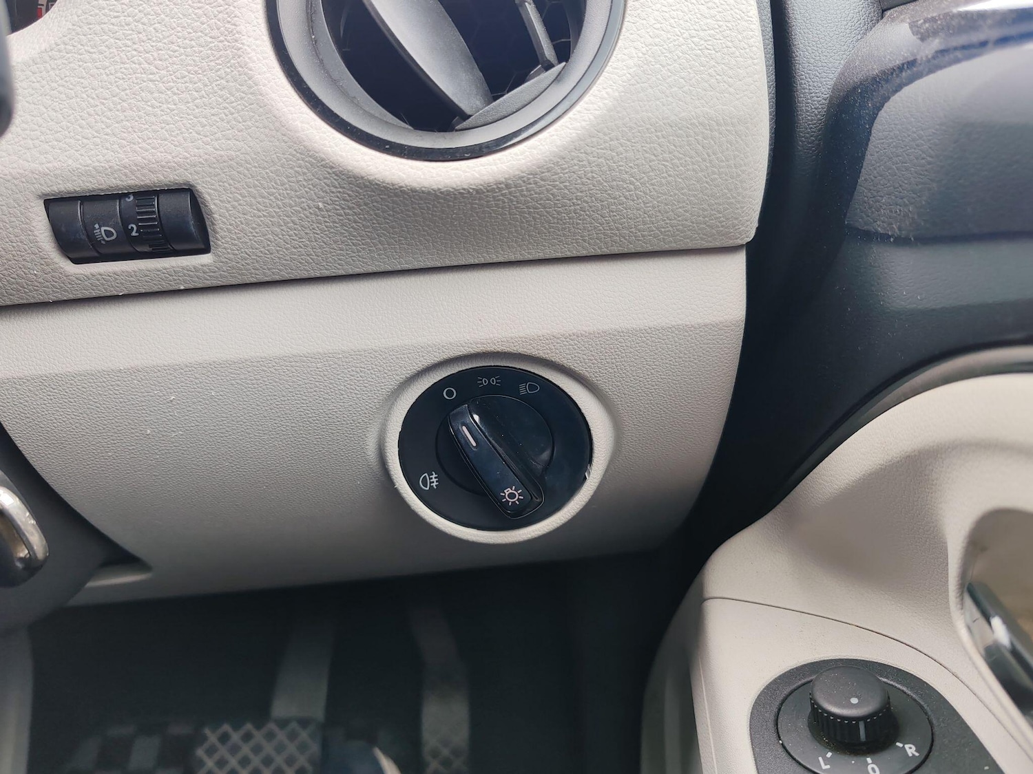 Used Volkswagen up! for sale - 76855661: Photo 18