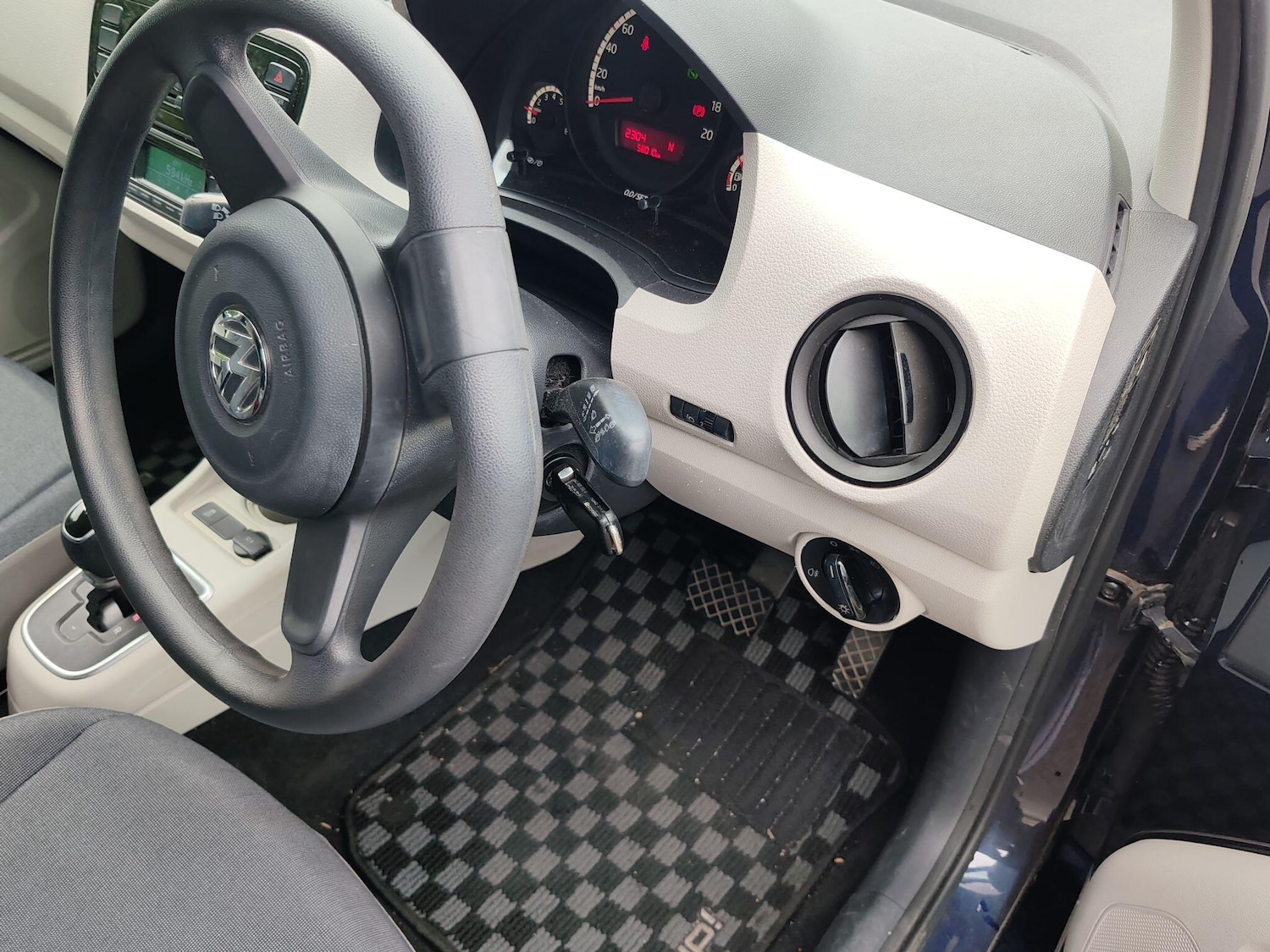 Used Volkswagen up! for sale - 76855661: Photo 22