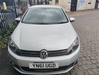 Volkswagen - Golf