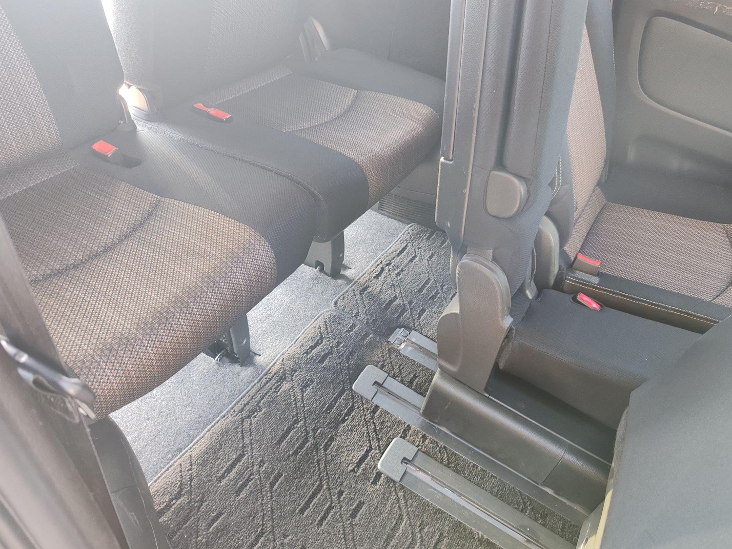 Used Nissan Serena 2025 for sale - 76660584: Photo 32