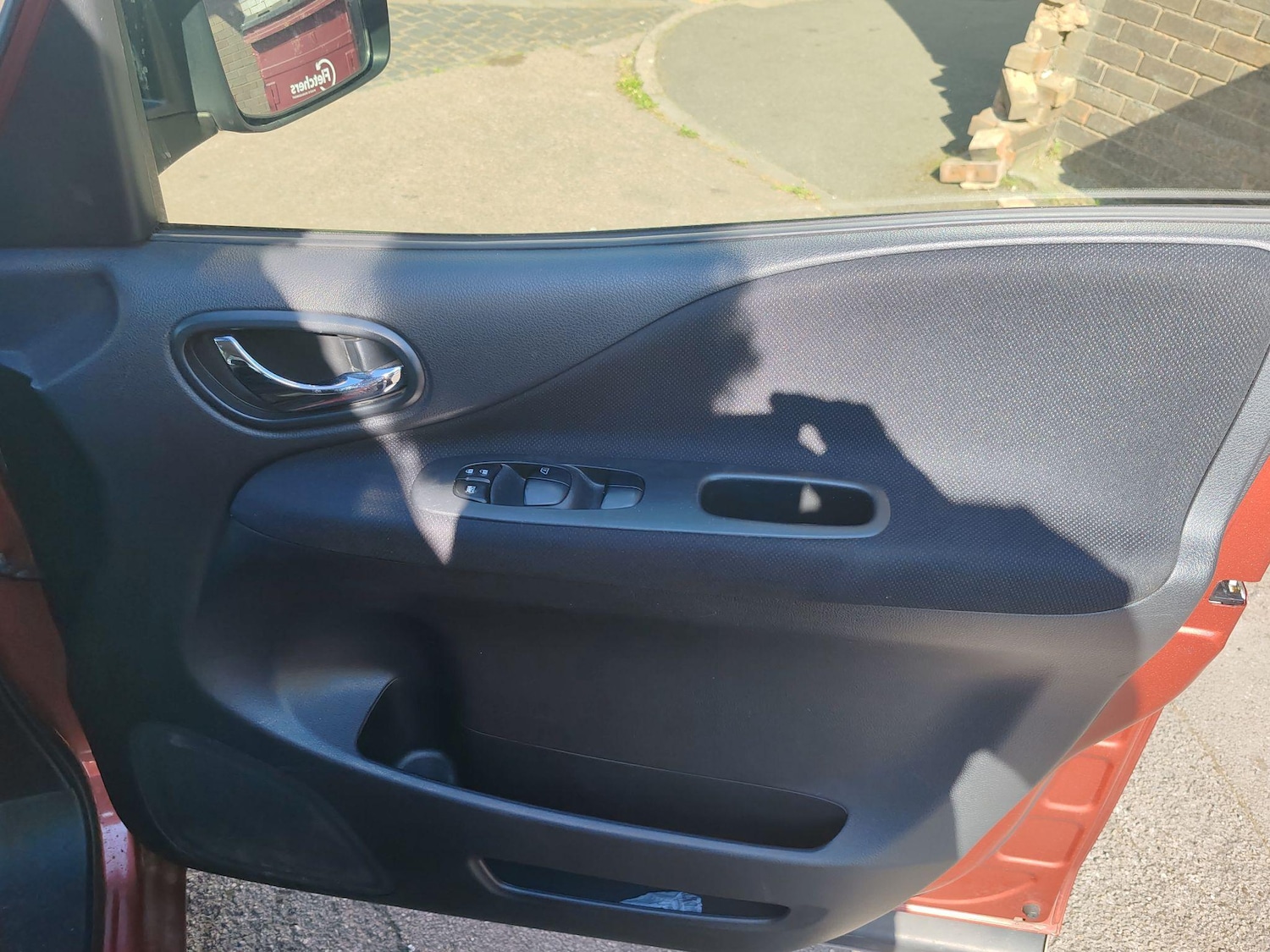 Used Nissan Serena 2025 for sale - 76660584: Photo 43