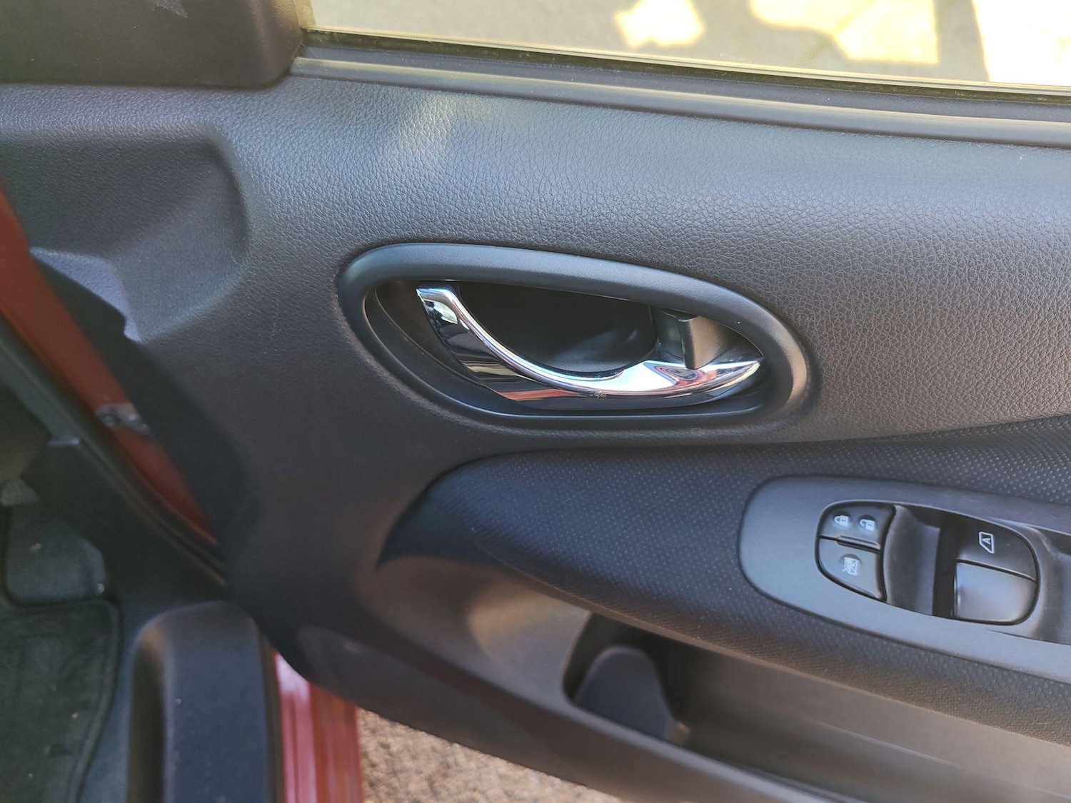 Used Nissan Serena 2025 for sale - 76660584: Photo 45