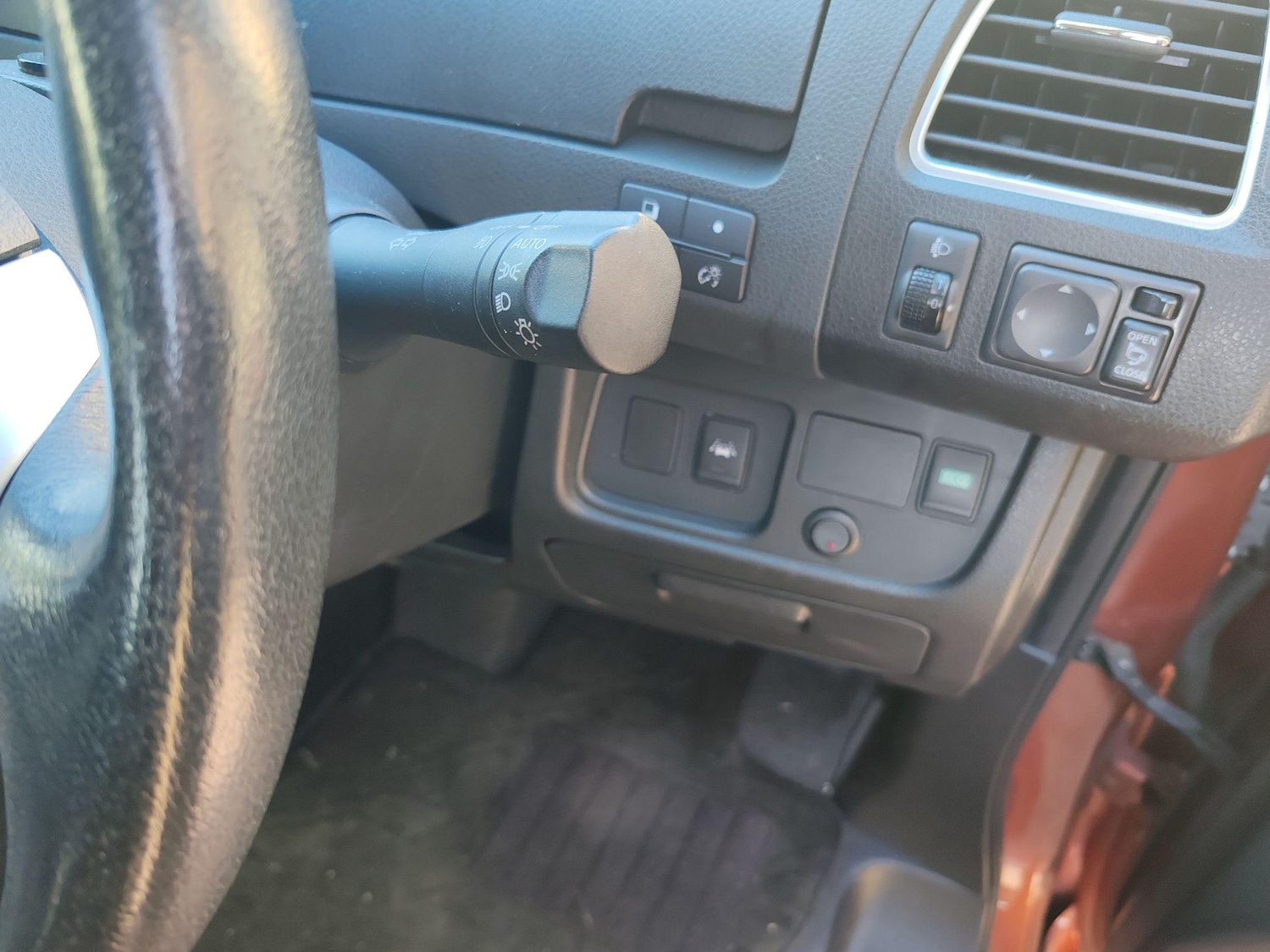 Used Nissan Serena 2025 for sale - 76660584: Photo 48