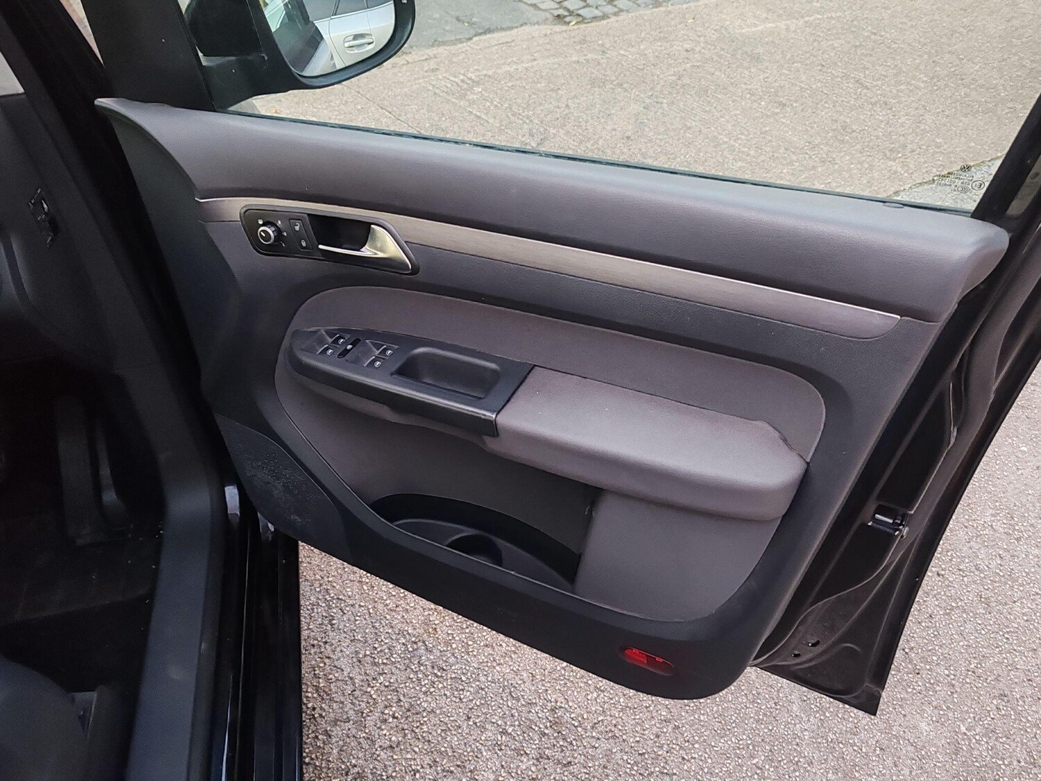 Used Volkswagen Polo 2011 for sale - 76660569: Photo 31