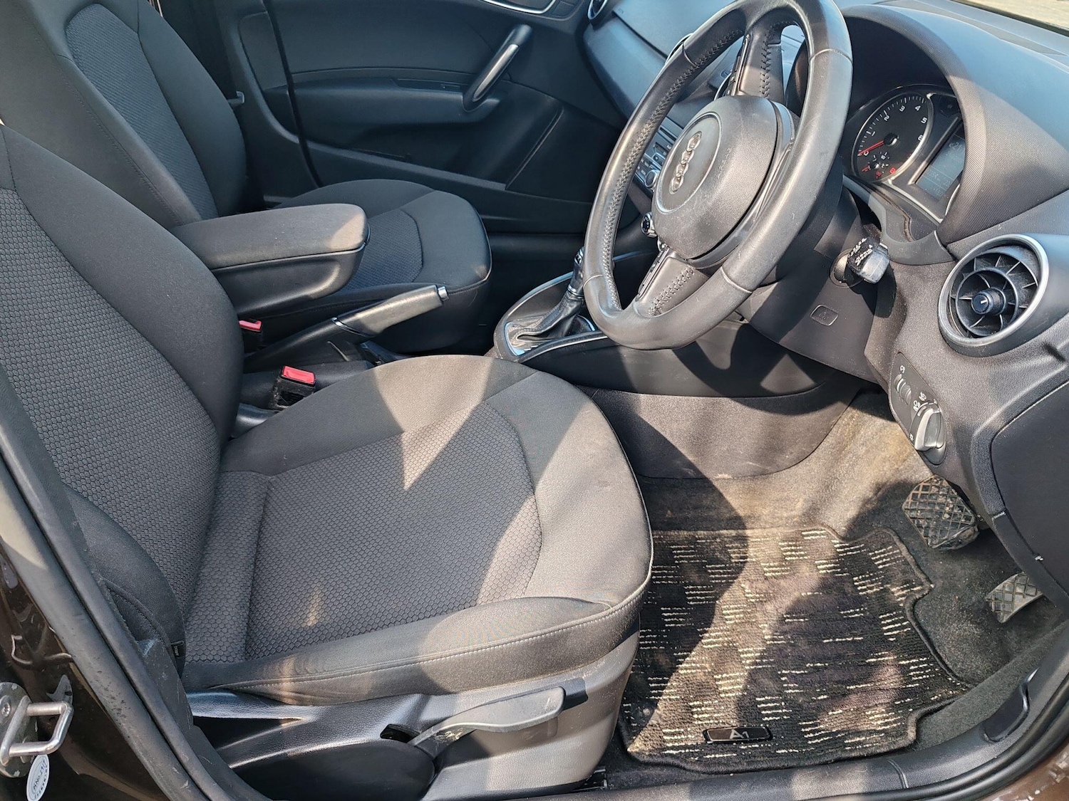 Used Nissan Note 2014 for sale - 77977647: Photo 23