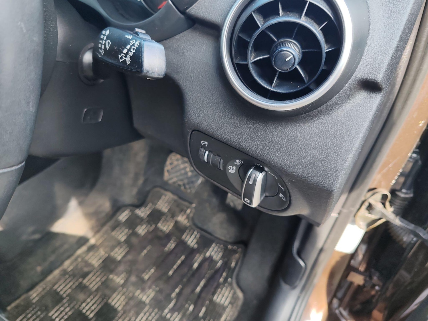 Used Nissan Note 2014 for sale - 77977647: Photo 37