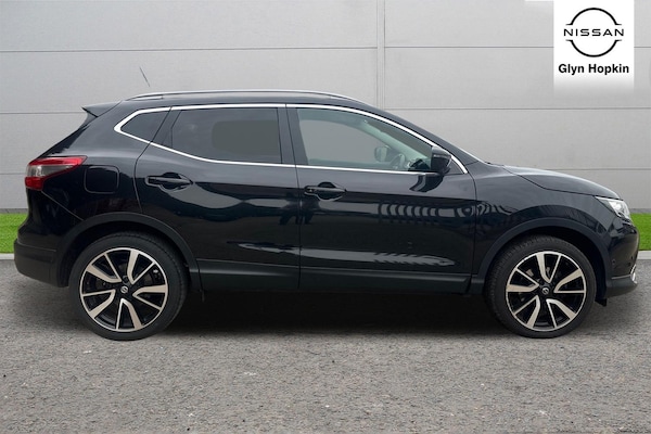 Used Nissan Qashqai 2017 for sale - 75734941: Photo 2