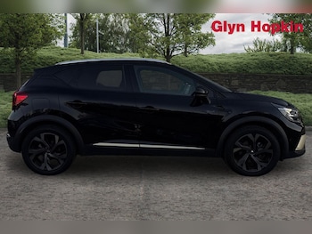 Used Renault Captur 2023 for sale - 76966761: Photo