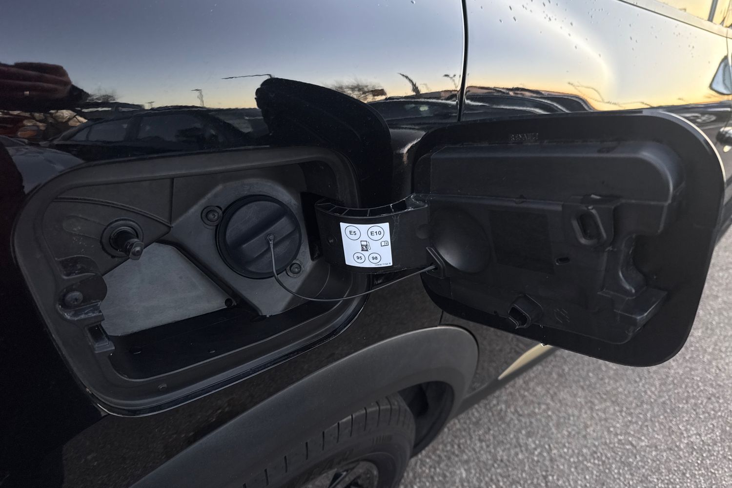 Used Renault Captur 2023 for sale - 76966761: Photo 42