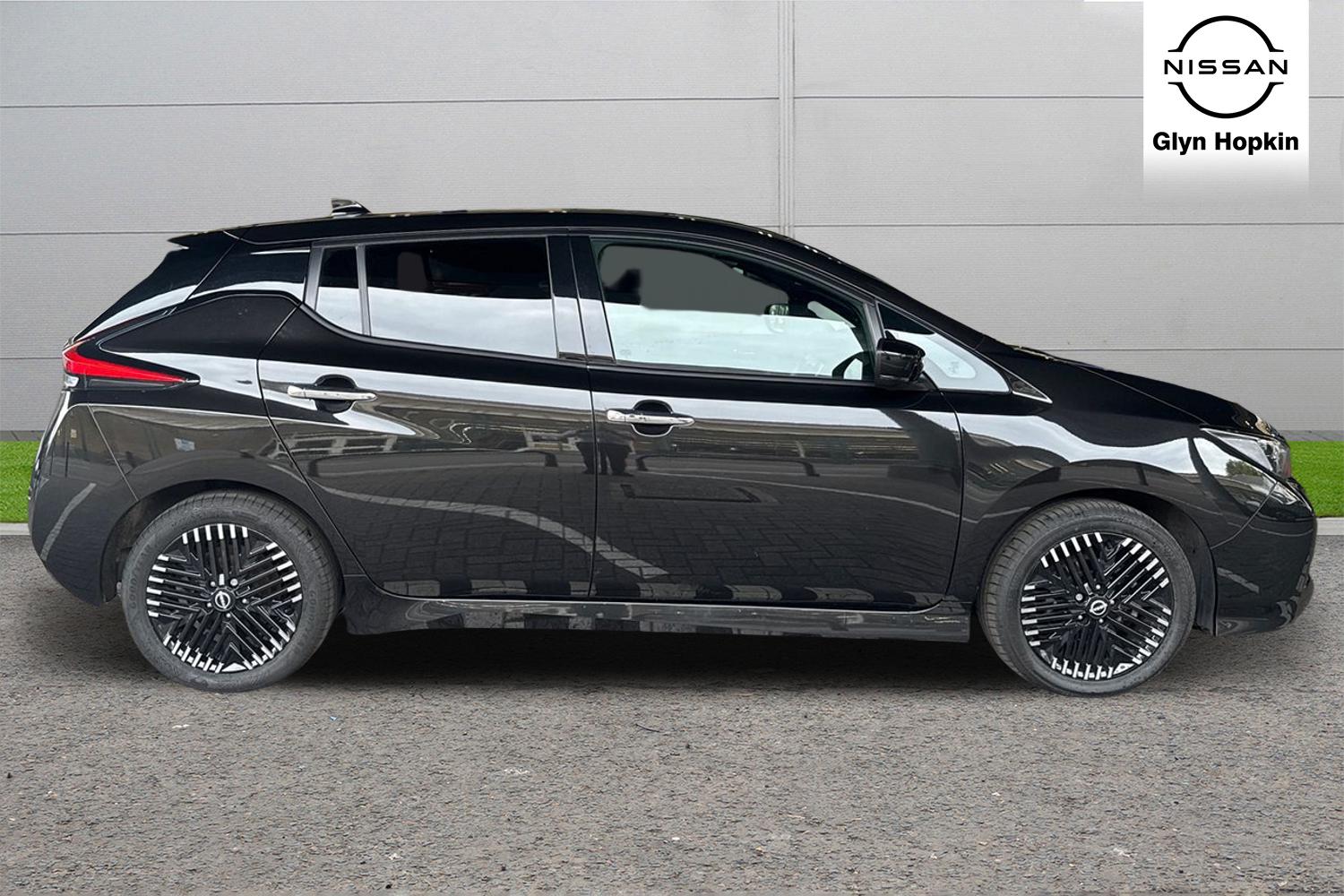 Used Nissan Leaf 2022 for sale - 77614382: Photo 2