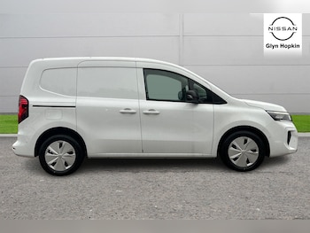 Used Nissan Other 2023 for sale - 76130588: Photo 2