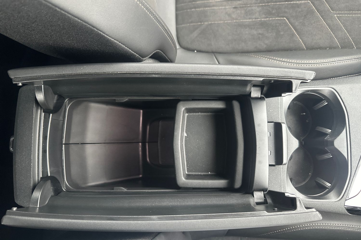 Used Peugeot 3008 2022 for sale - 75751396: Photo 39