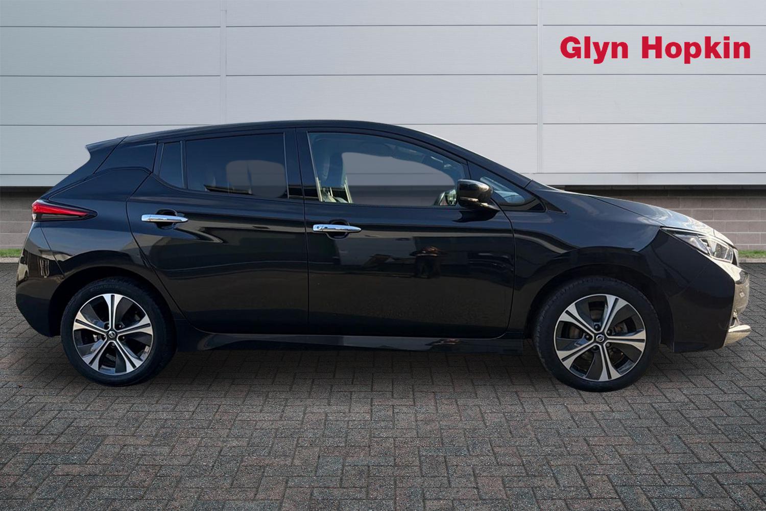 Used Nissan Leaf 2022 for sale - 77653179: Photo 2