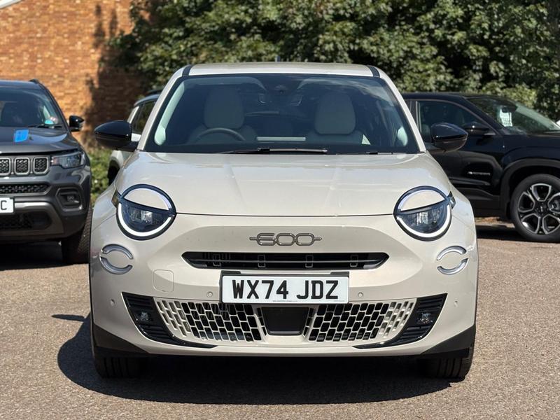 Used Fiat 600 2024 for sale - 76882642: Photo 3