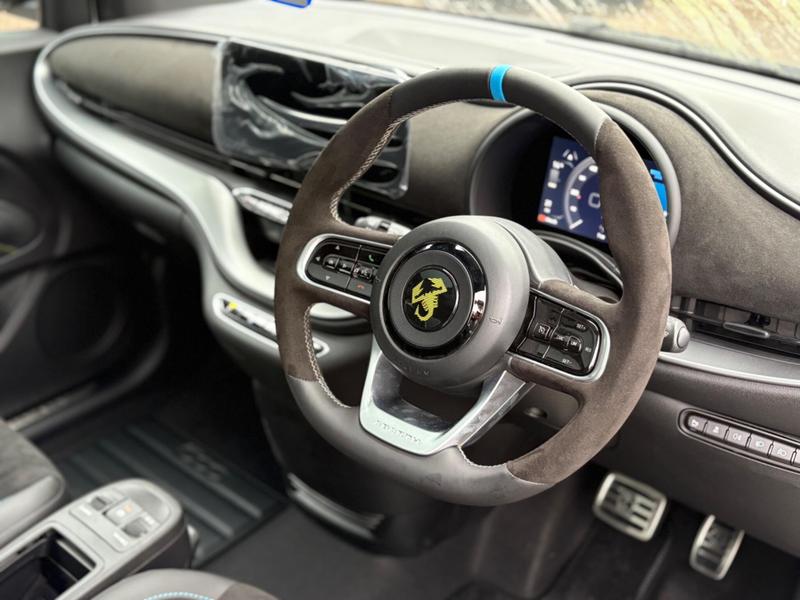 Used Abarth 500 2025 for sale - 76882542: Photo 13