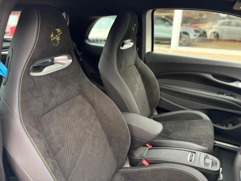 Used Abarth 500 2025 for sale - 76882542: Photo 17