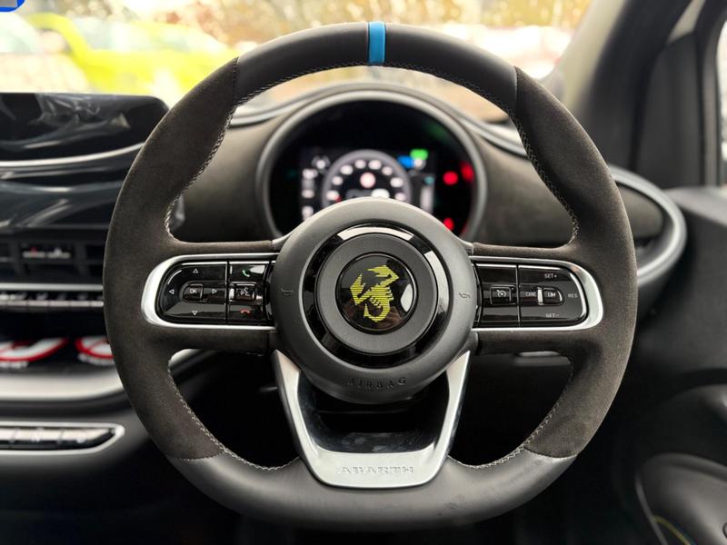 Used Abarth 500 2025 for sale - 76882542: Photo 23