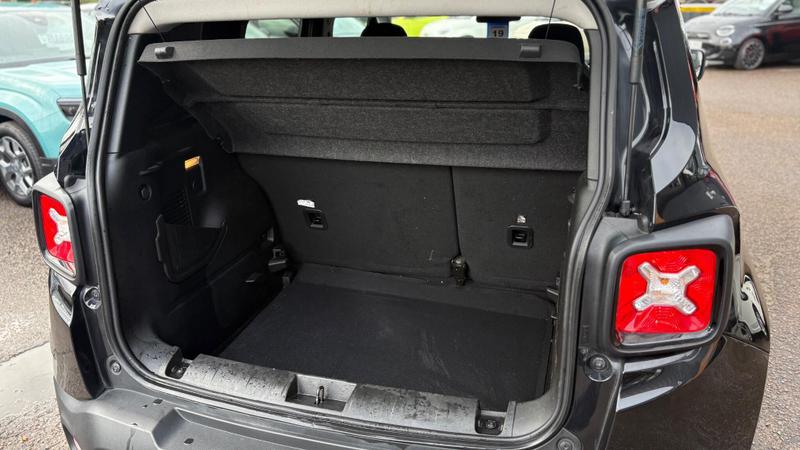 Used Jeep Renegade 2022 for sale - 77631230: Photo 37