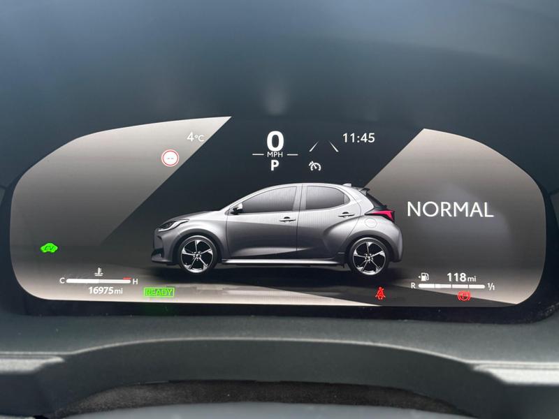 Used Toyota Yaris 2024 for sale - 77332475: Photo 35