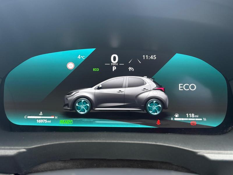 Used Toyota Yaris 2024 for sale - 77332475: Photo 45