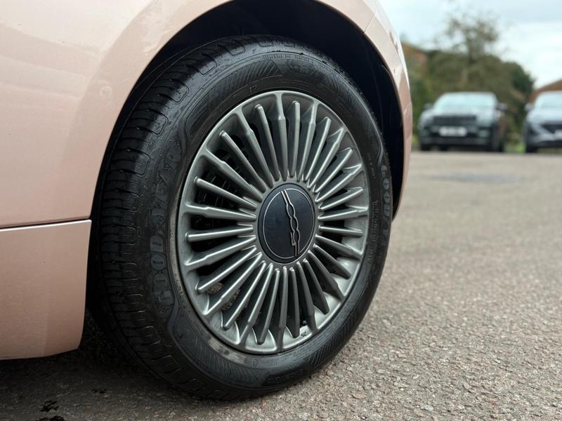 Used Fiat 500 2021 for sale - 76888217: Photo 5