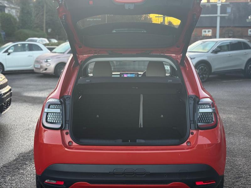 Used Fiat 600 2024 for sale - 76882587: Photo 31