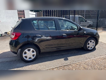 Used Dacia Sandero 2013 for sale - 79515107: Photo