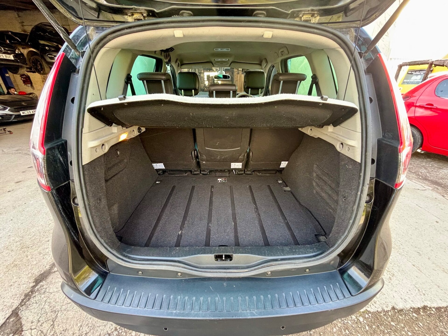 Used Renault Scenic 2010 for sale - 78077973: Photo 13