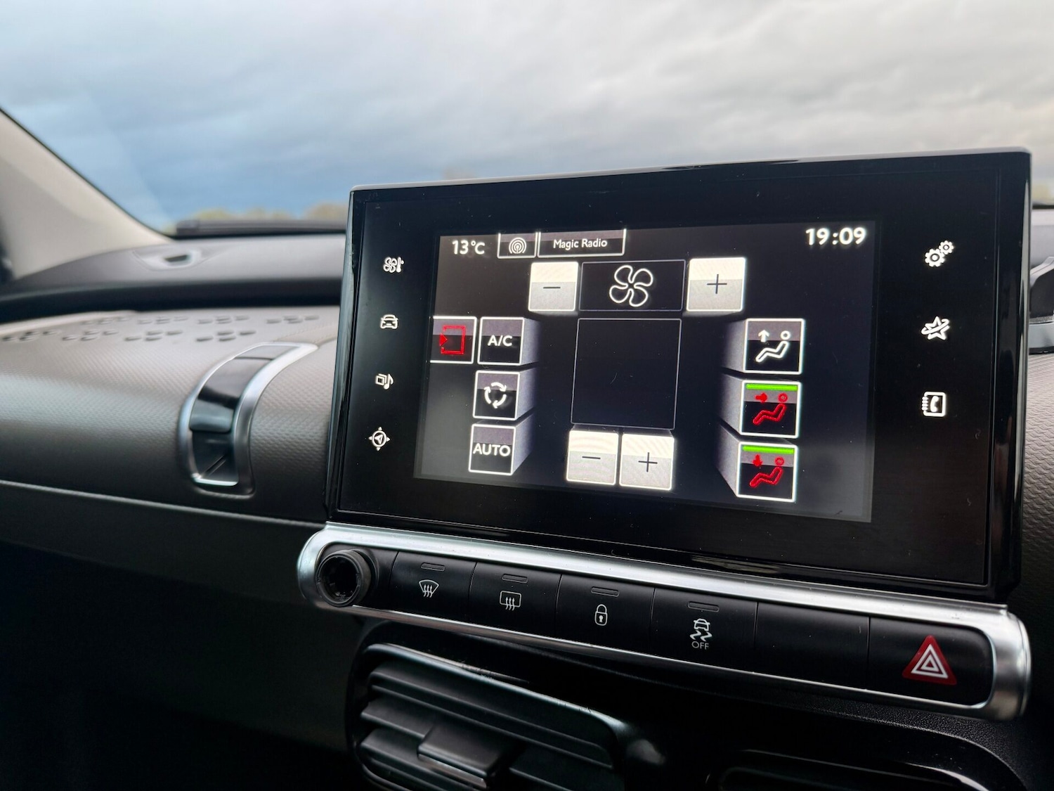 Used Citroen C4 Cactus 2015 for sale - 78043826: Photo 12