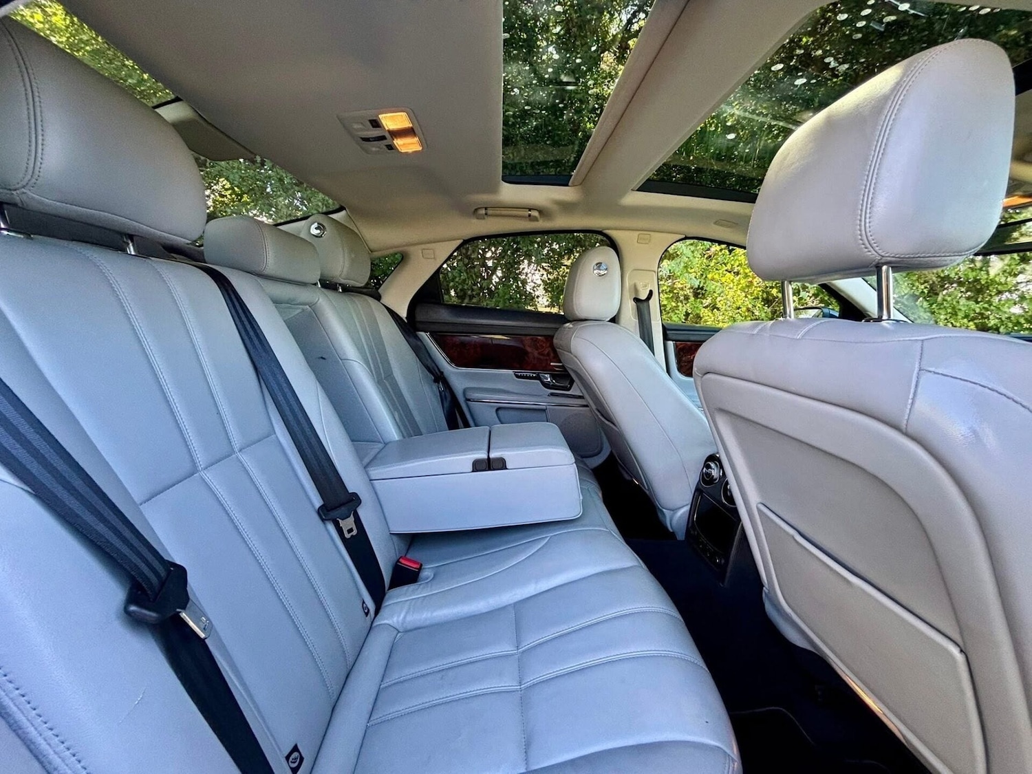 Used Jaguar XJ 2012 for sale - 77774567: Photo 3