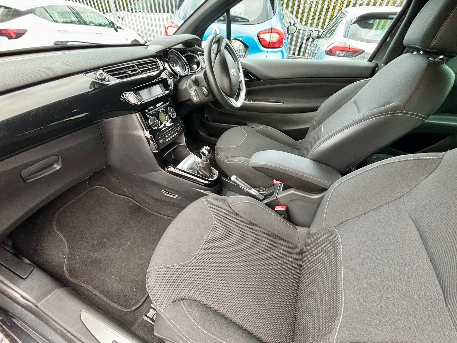 Used Citroen DS3 2013 for sale - 76340409: Photo 10