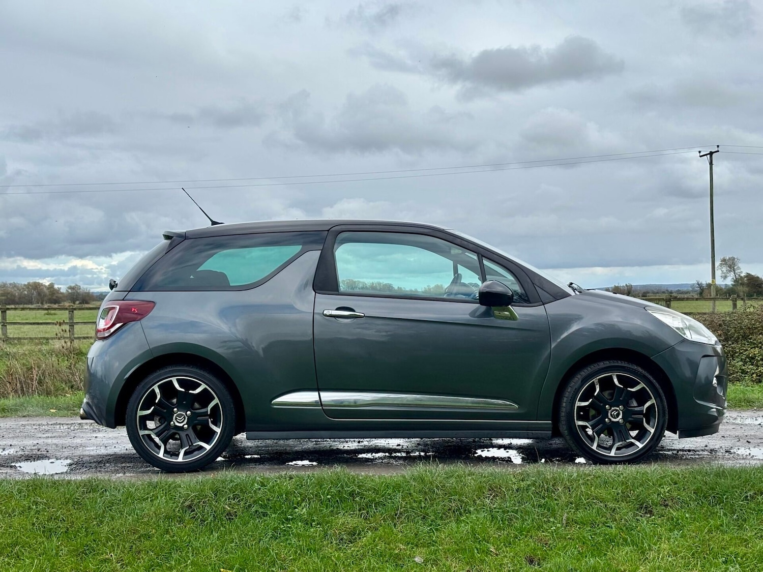 Used Citroen DS3 2013 for sale - 76340409: Photo 2