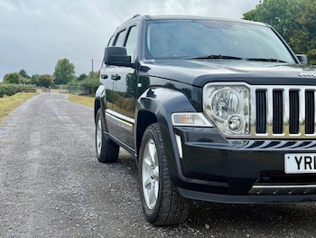 Used Jeep Cherokee 2010 for sale - 75745472: Photo