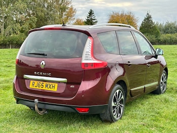 Used Renault Grand Scenic 2015 for sale - 76312240: Photo