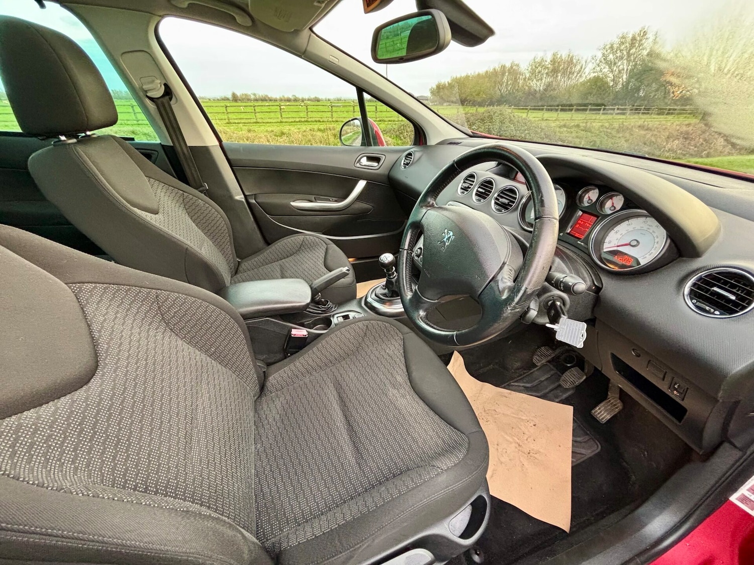 Used Peugeot 308 2010 for sale - 76576681: Photo 9