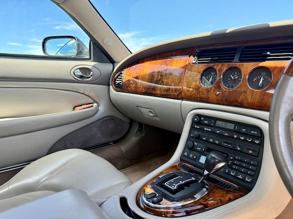 Used Jaguar XK8 2001 for sale - 75299854: Photo 13