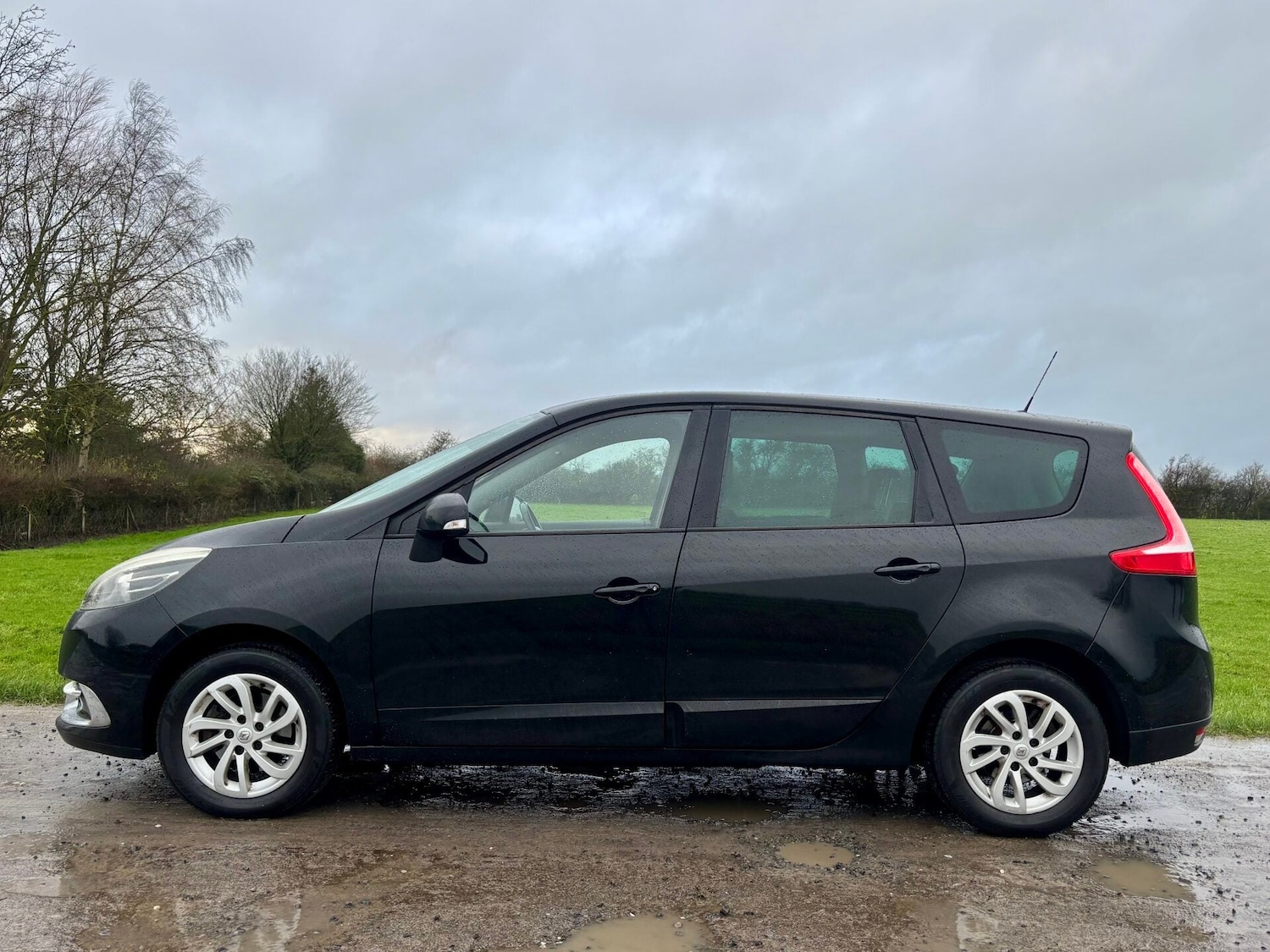 Used Renault Grand Scenic 2014 for sale - 76979428: Photo 7