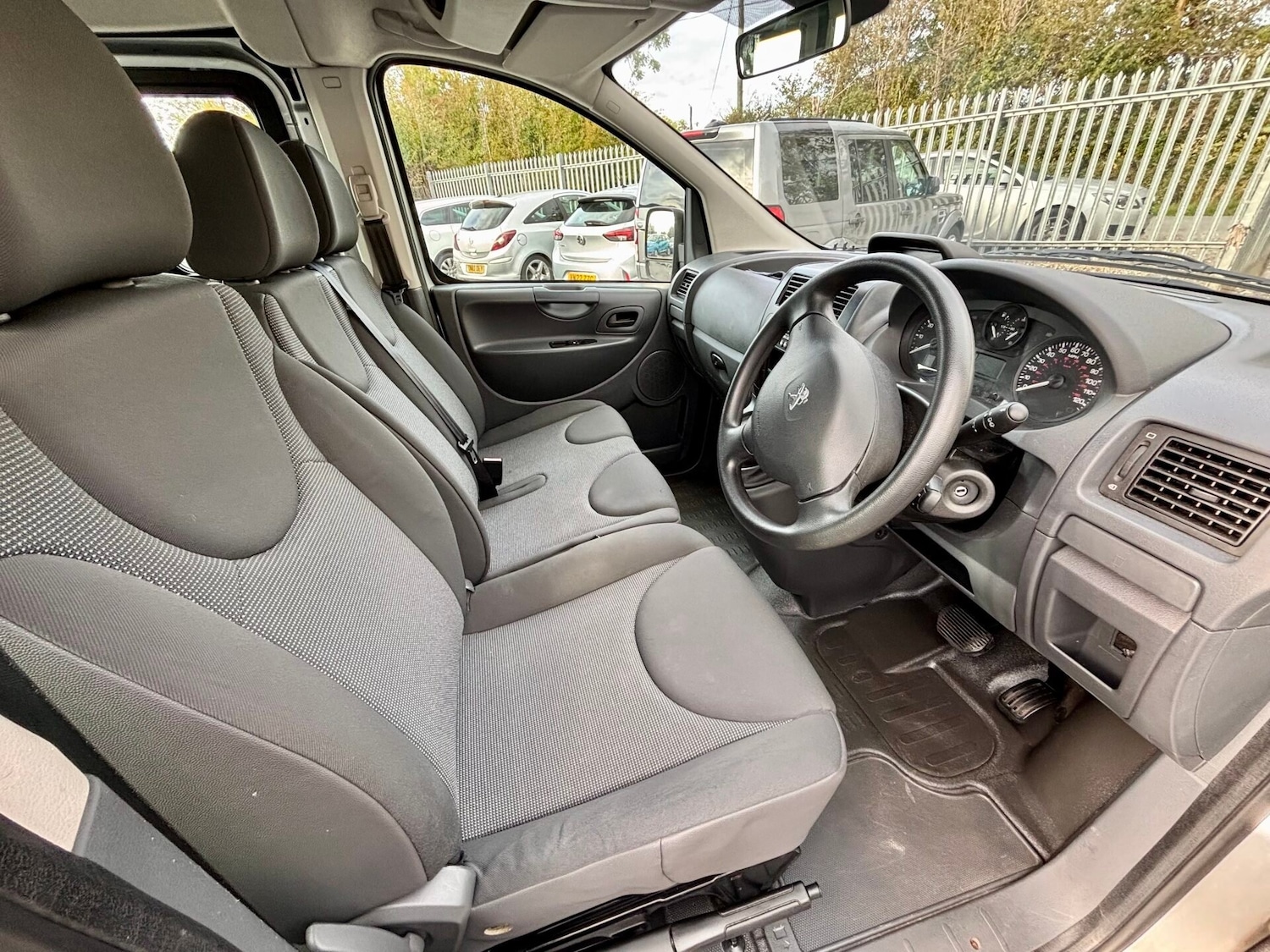 Used Peugeot Expert Tepee 2014 for sale - 76197781: Photo 10