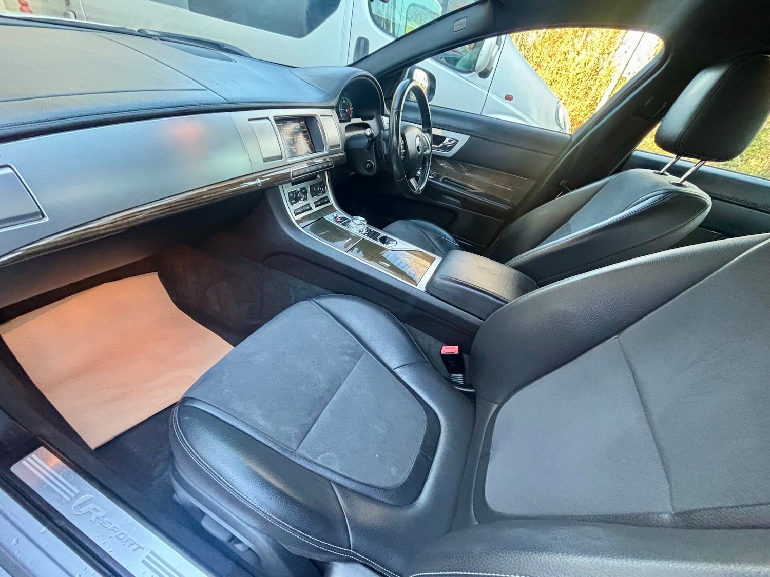 Used Jaguar XF 2014 for sale - 76706020: Photo 12