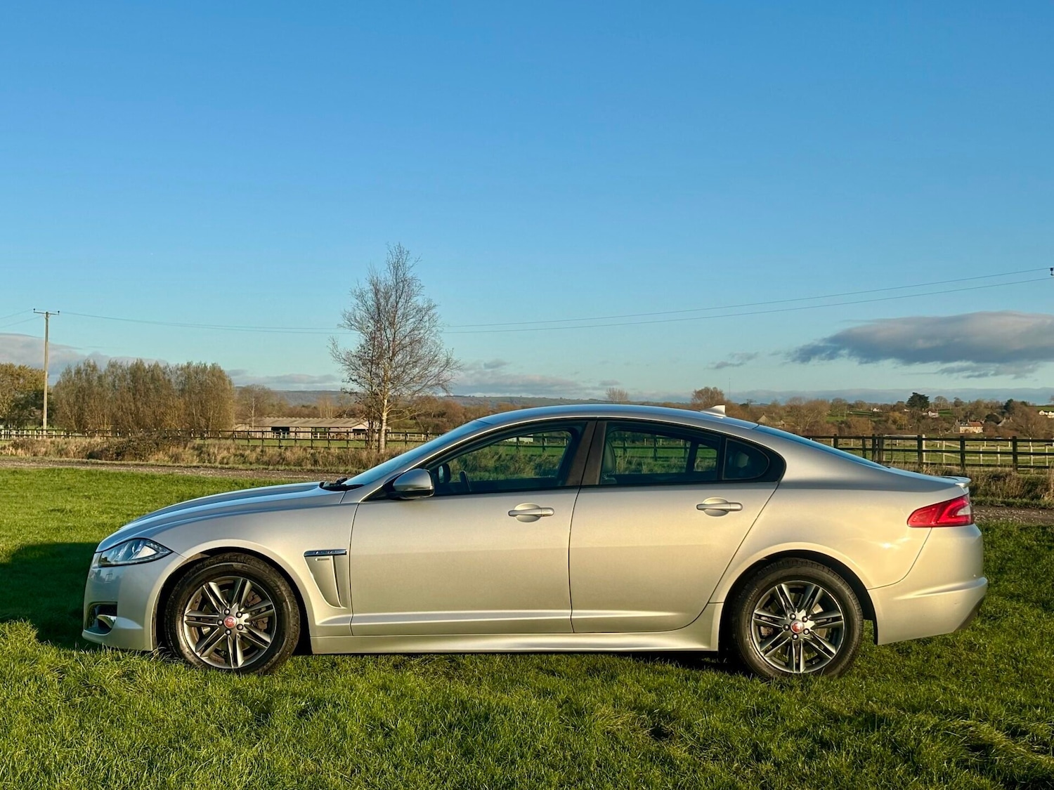 Used Jaguar XF 2014 for sale - 76706020: Photo 2