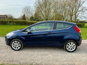 Used Ford Fiesta 2011 for sale - 77997100: Photo