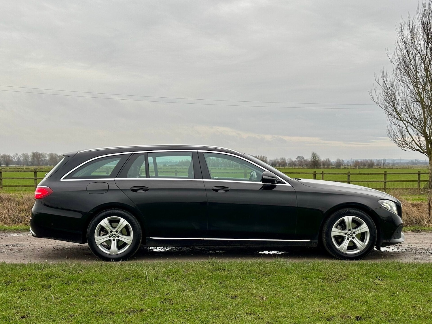 Used Mercedes-Benz E Class 2017 for sale - 77335915: Photo 9