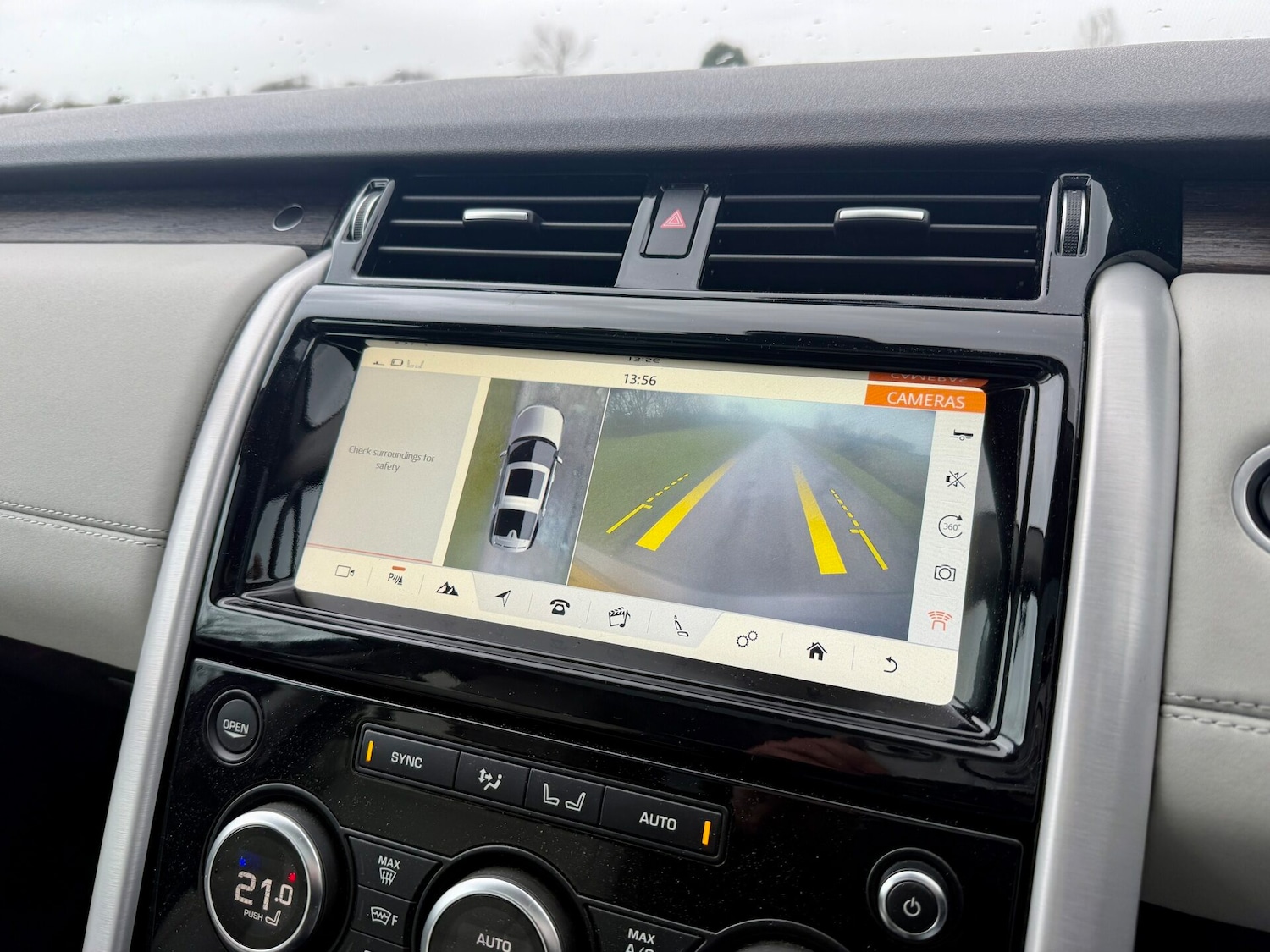 Used Land Rover Discovery 2017 for sale - 77382220: Photo 17